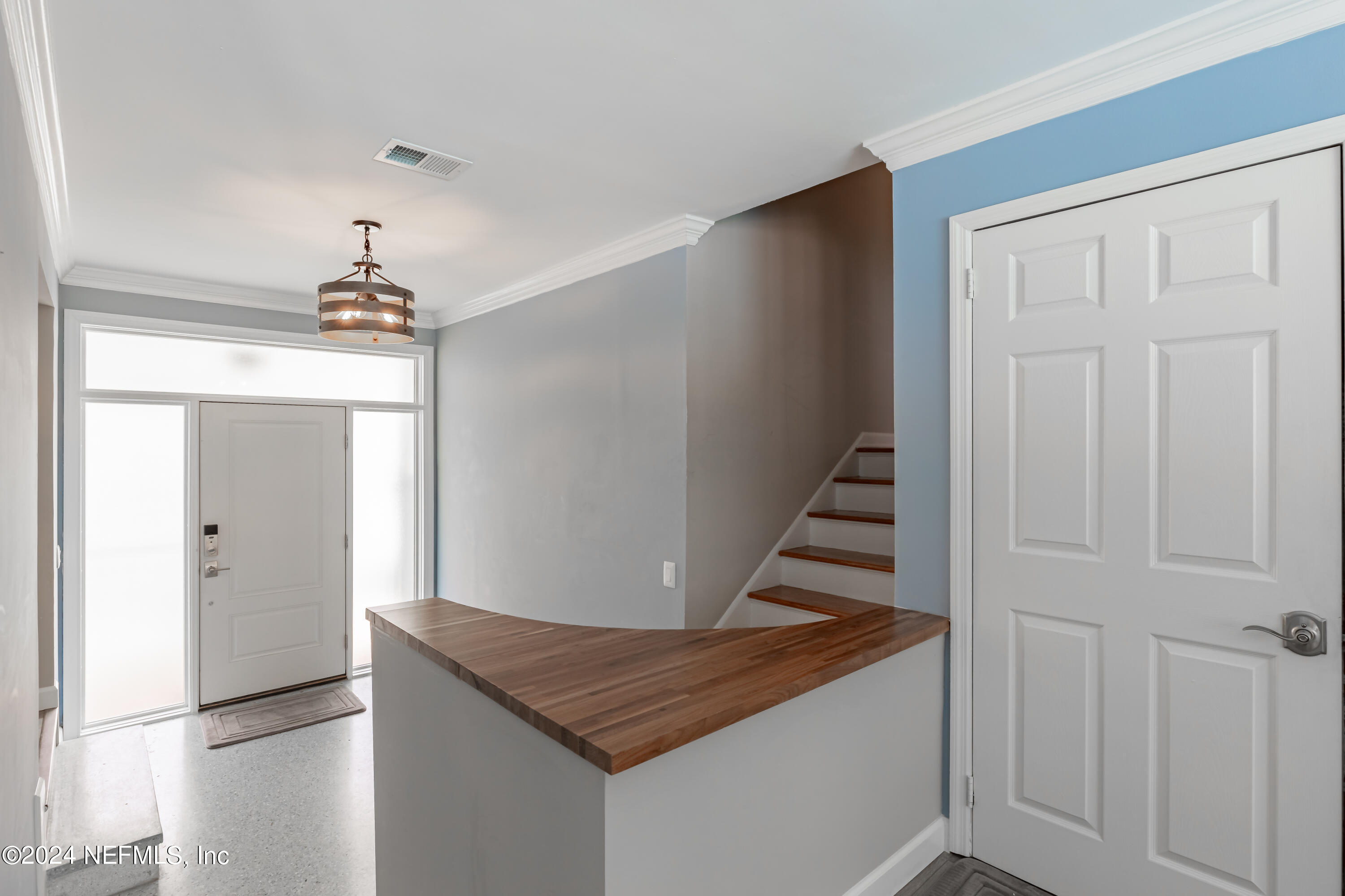 3336 Palm Island Road Jacksonville, FL 32250 - Photo 33 of 67 Foyer / Stairway Upstairs
