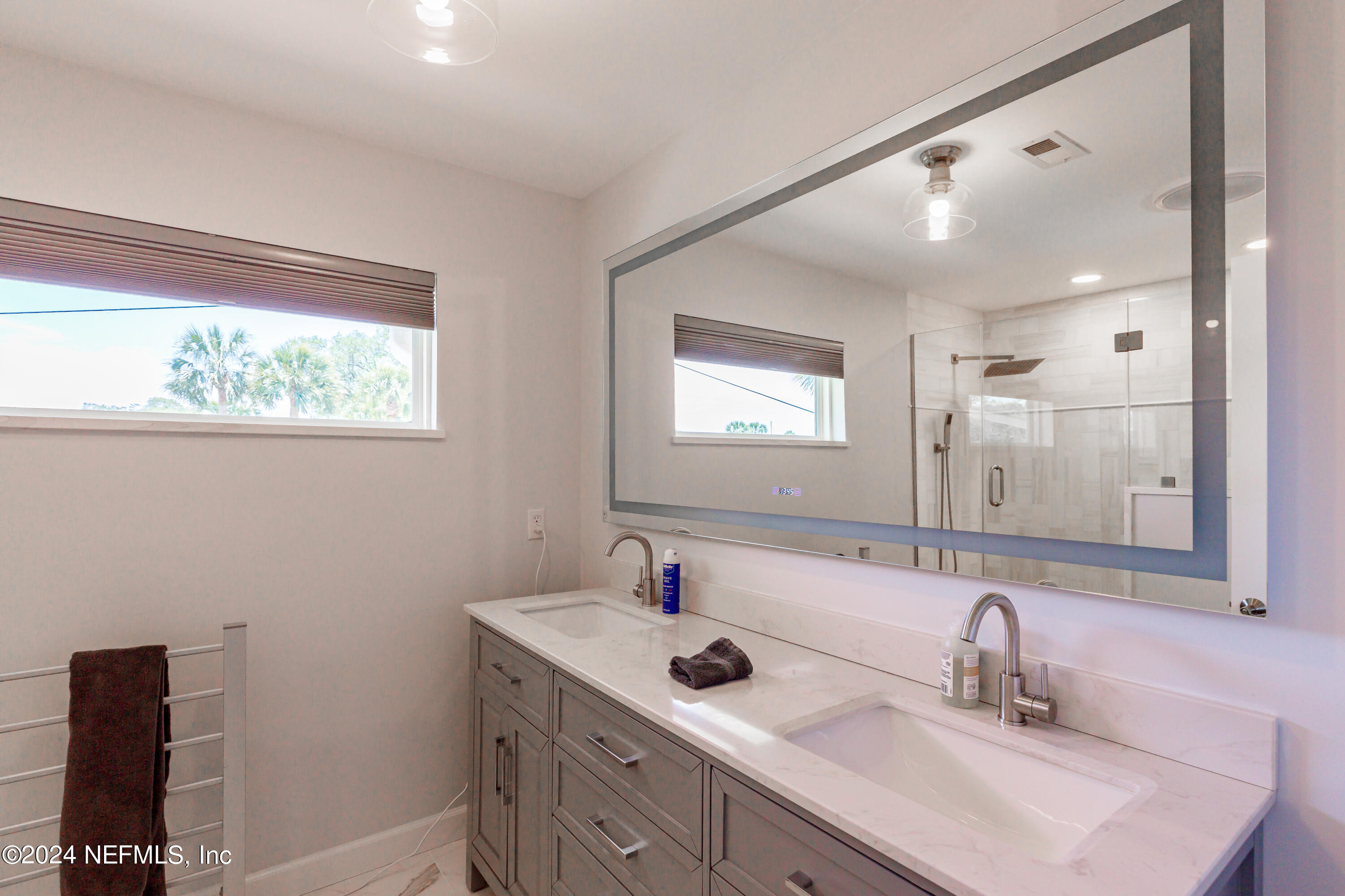 3336 Palm Island Road Jacksonville, FL 32250 - Photo 39 of 67 Primary Bathroom
