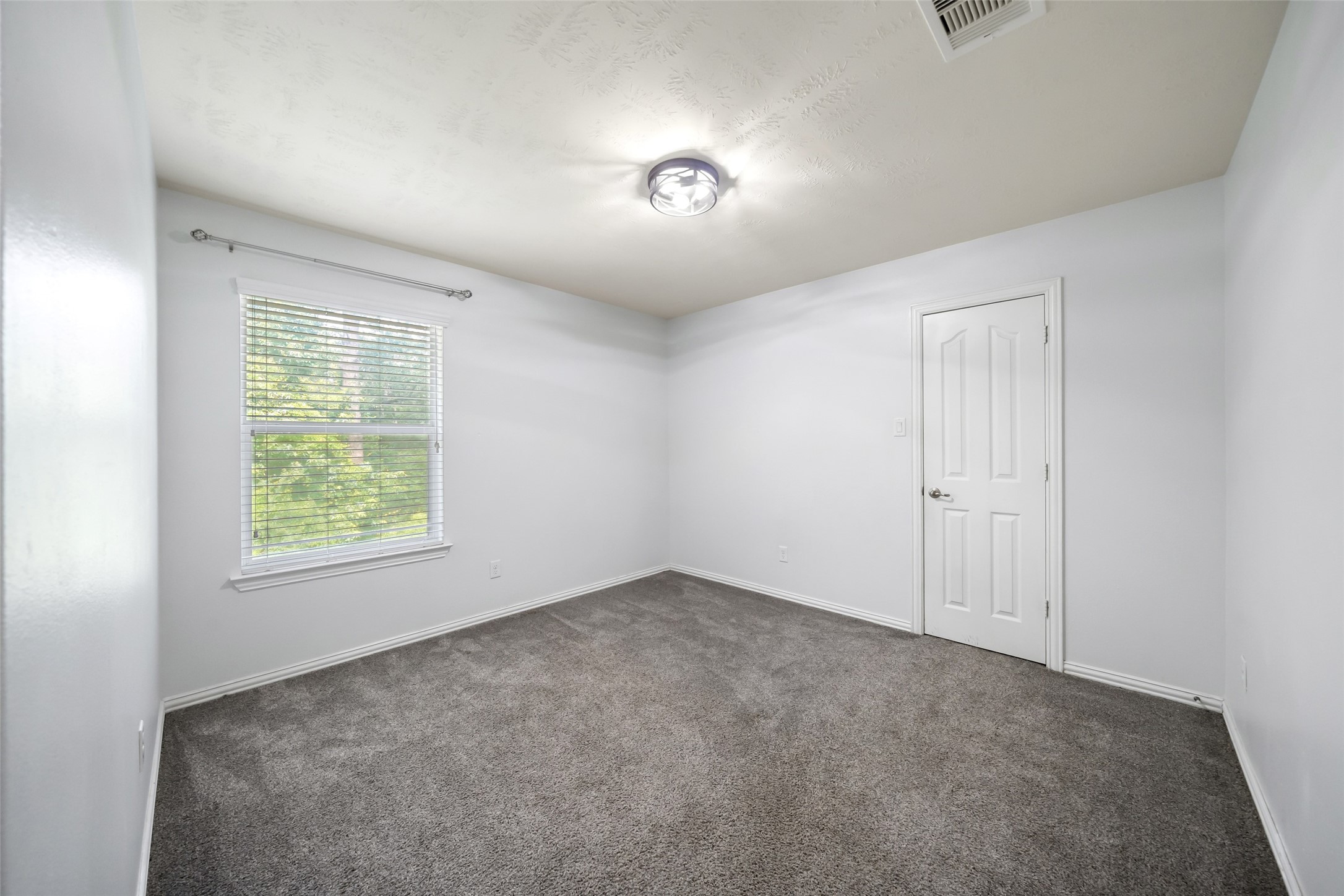 81 Palos Verde Conroe, TX 77304 - Photo 27 of 36 Bedroom 4