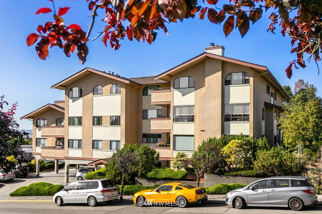 523 Maple Street, Unit 102 Edmonds, WA 98020 - Photo 1 of 25 Gallery Image 1