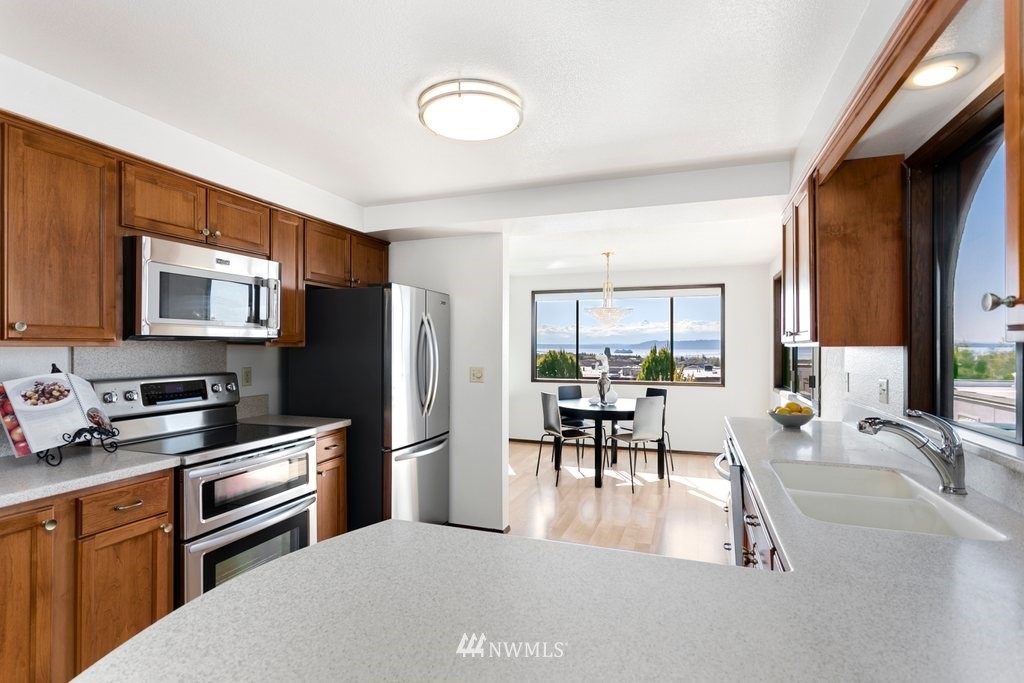 523 Maple Street, Unit 102 Edmonds, WA 98020 - Photo 13 of 25 Gallery Image 13