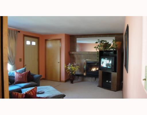 191 Lydia Avenue Woonsocket, RI 02895 - Photo 2 of 12 Living Room.