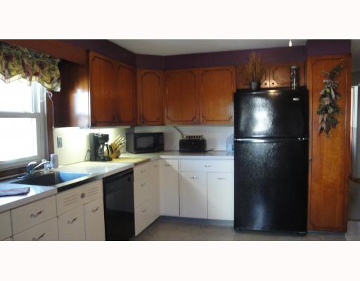 191 Lydia Avenue Woonsocket, RI 02895 - Photo 4 of 12 Kitchen.