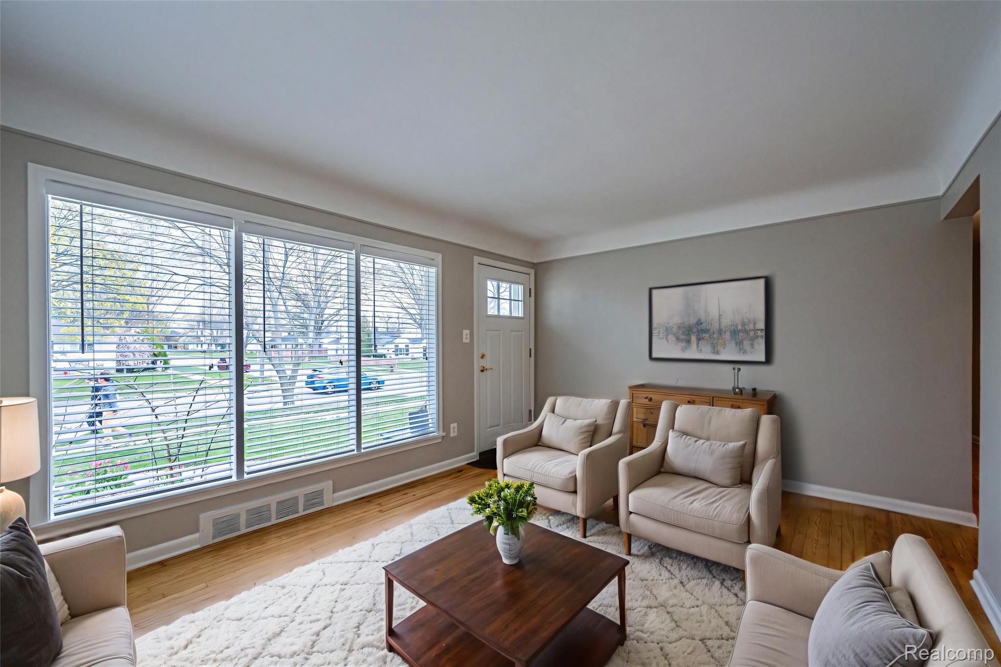3317 Normandy Road Royal Oak, MI 48073 - Photo 7 of 14 Living Room (virtual)