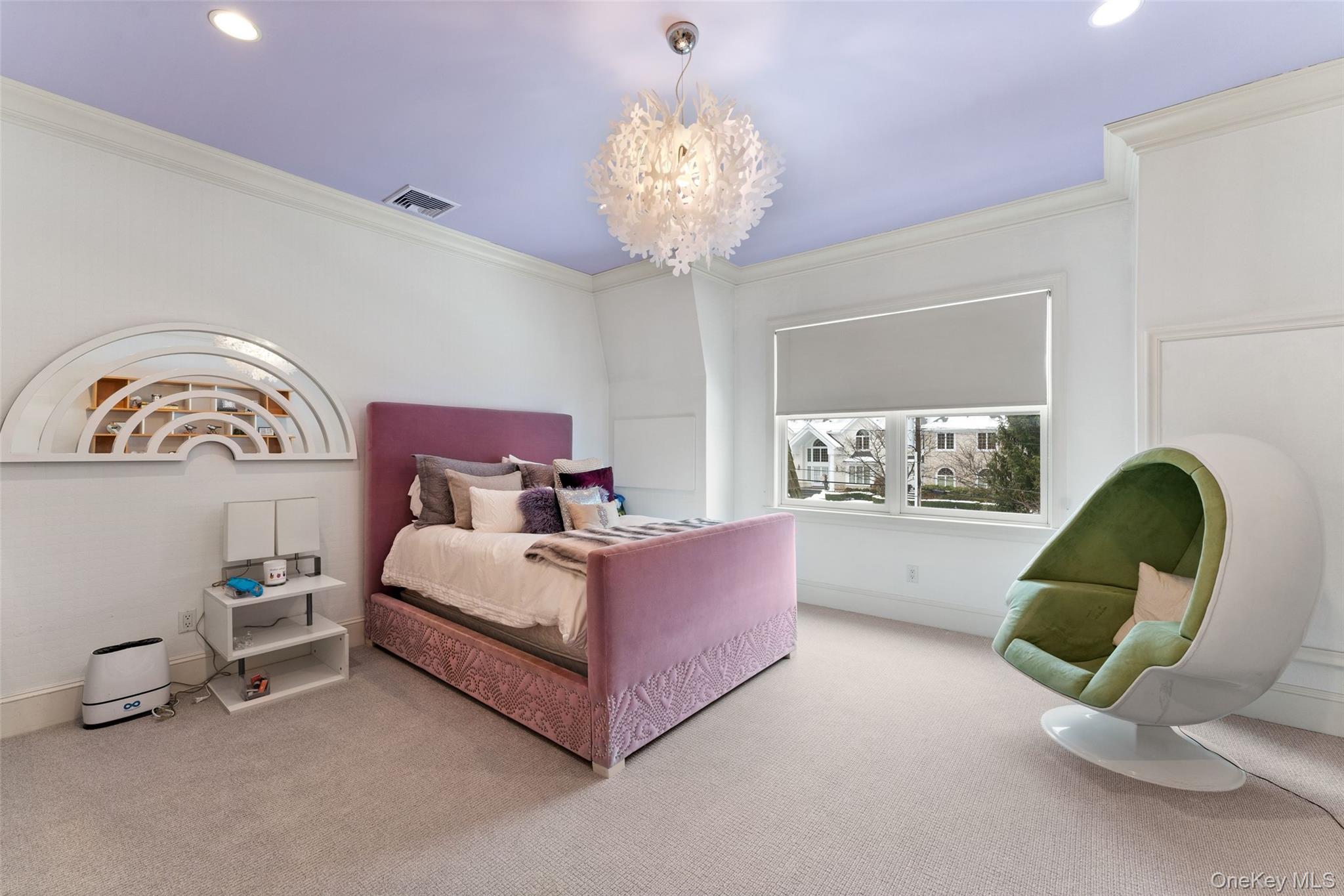 35 Eton Road Scarsdale, NY 10583 - Photo 22 of 43 En Suite Bedroom