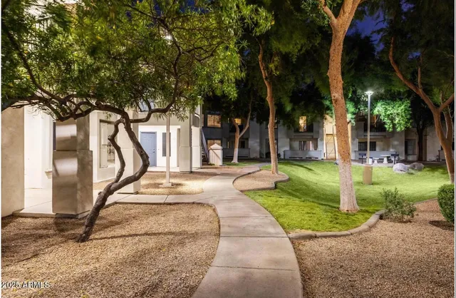 $1,753 | 1250 West Grove Parkway, Unit B2, Tempe, AZ 85283