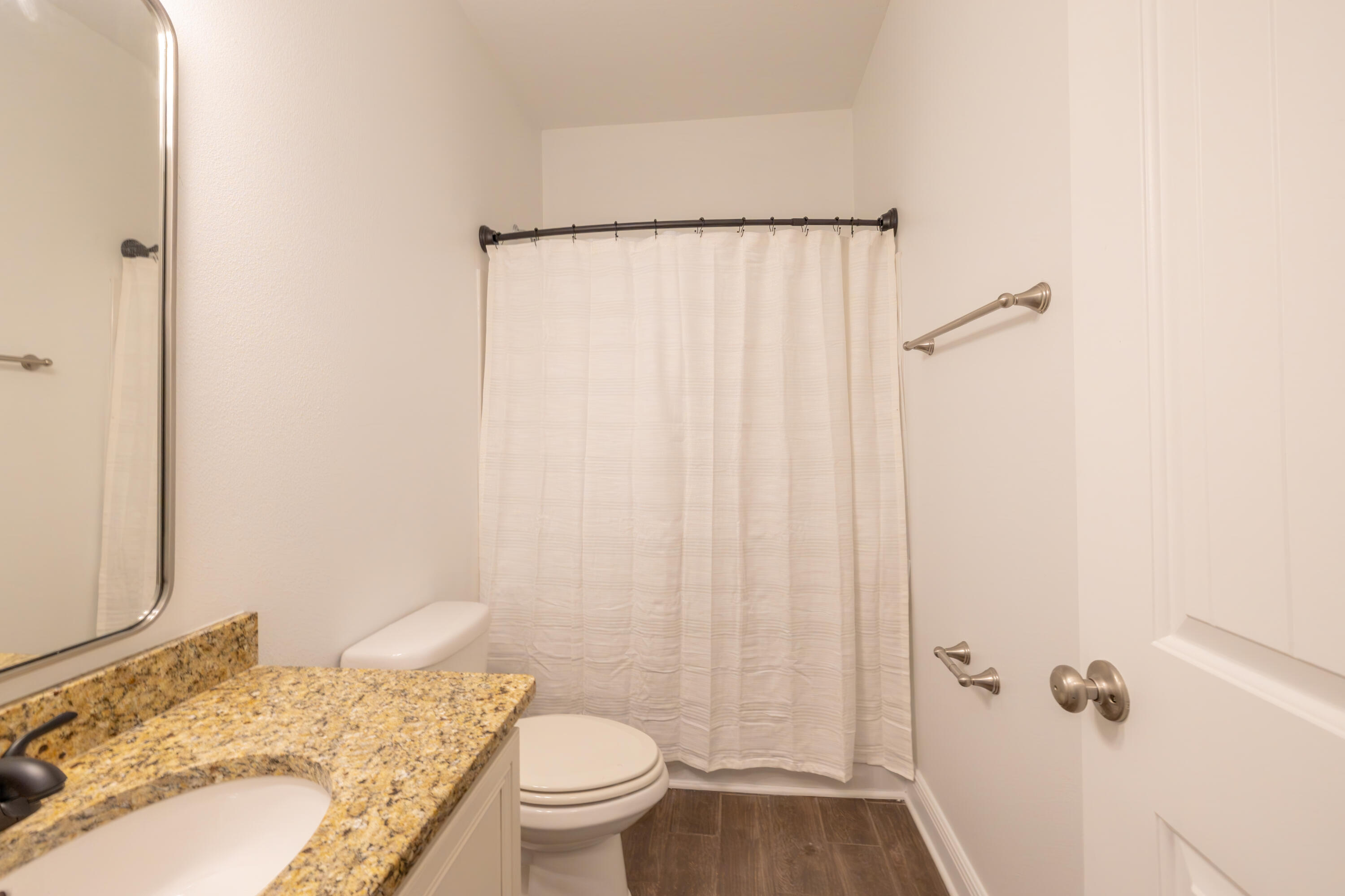 41 Twain Trail Freeport, FL 32439 - Photo 23 of 33 2nd Bathroom