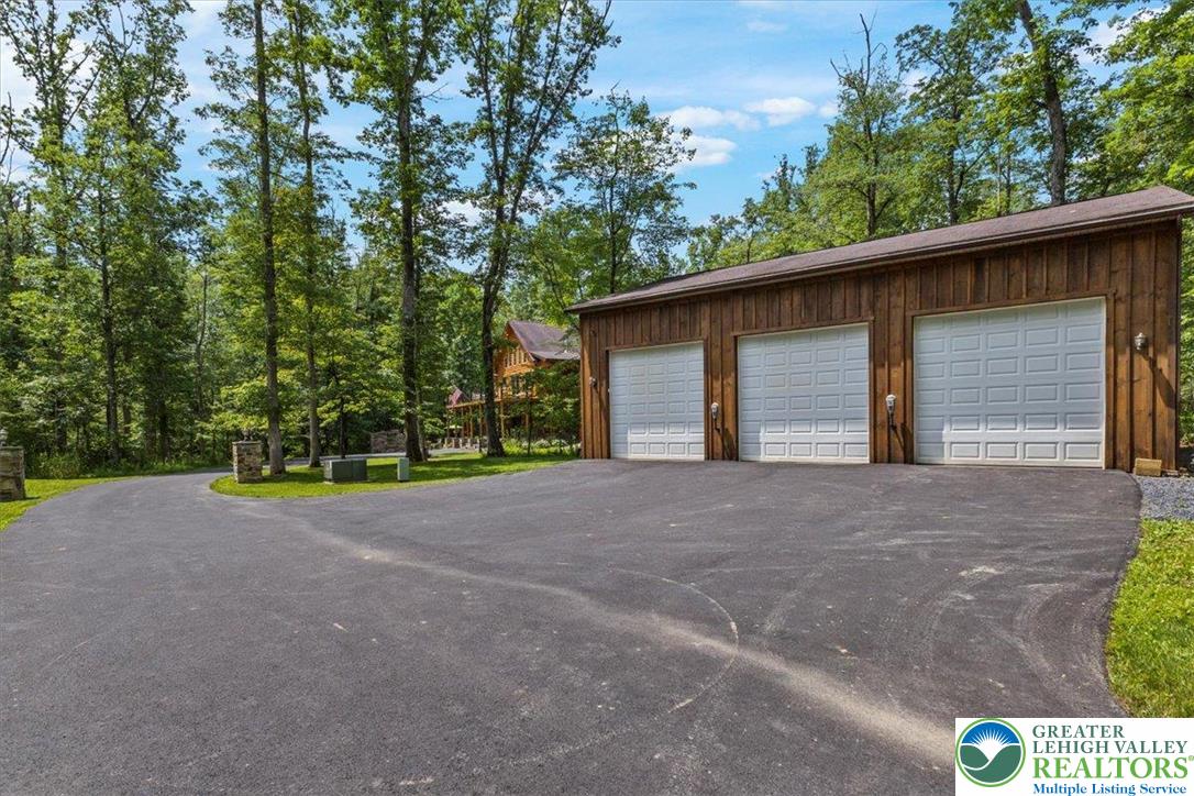 207 West Douglasville Road Nazareth, PA 18064 - Photo 19 of 73