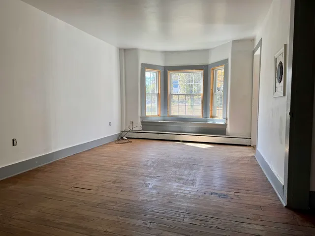 $290,000 | 14-16 Meetinghouse Hill Road, South Sutton, NH 03273