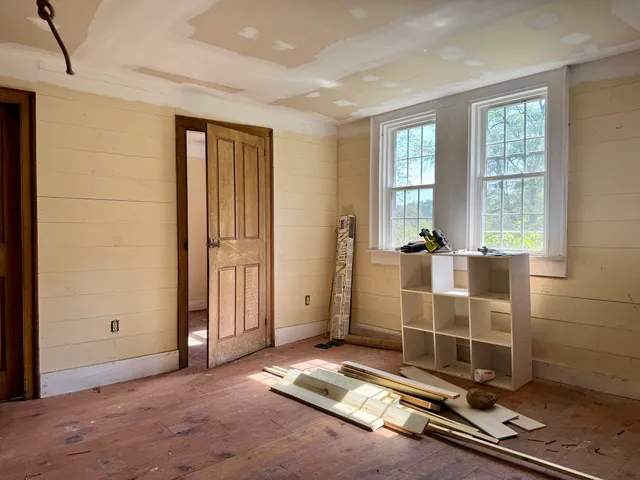 $290,000 | 14-16 Meetinghouse Hill Road, South Sutton, NH 03273