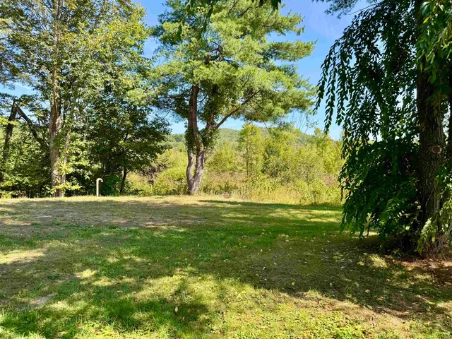 $290,000 | 14-16 Meetinghouse Hill Road, South Sutton, NH 03273