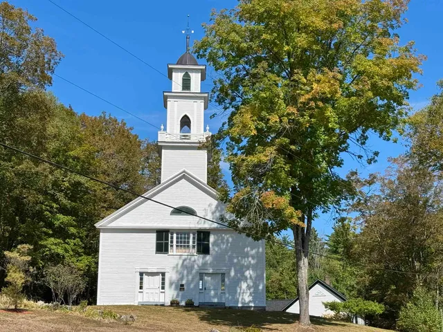 $290,000 | 14-16 Meetinghouse Hill Road, South Sutton, NH 03273