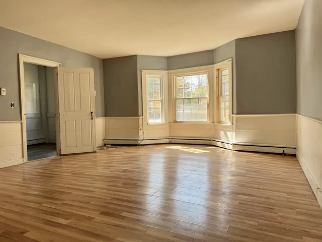 $290,000 | 14-16 Meetinghouse Hill Road, South Sutton, NH 03273