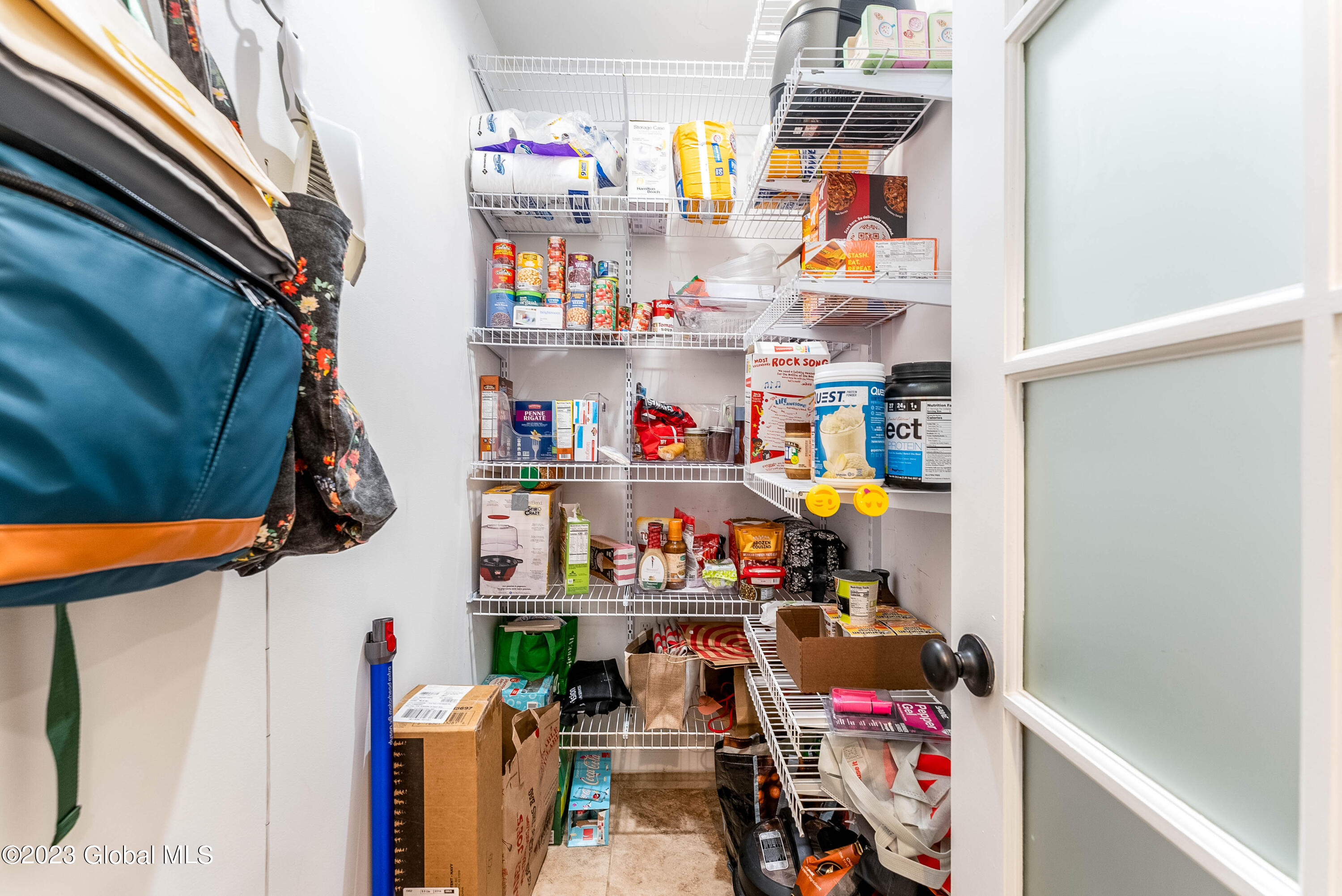 2 Geraldine Place Colonie, NY 12309 - Photo 6 of 38 DSC07788-Edit