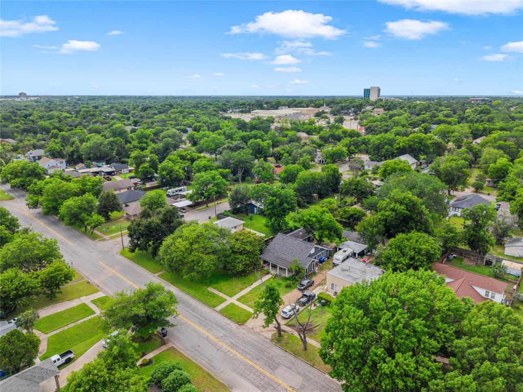 2717 Colcord Avenue Waco, TX 76707 - Photo 24 of 34 a view of a garden