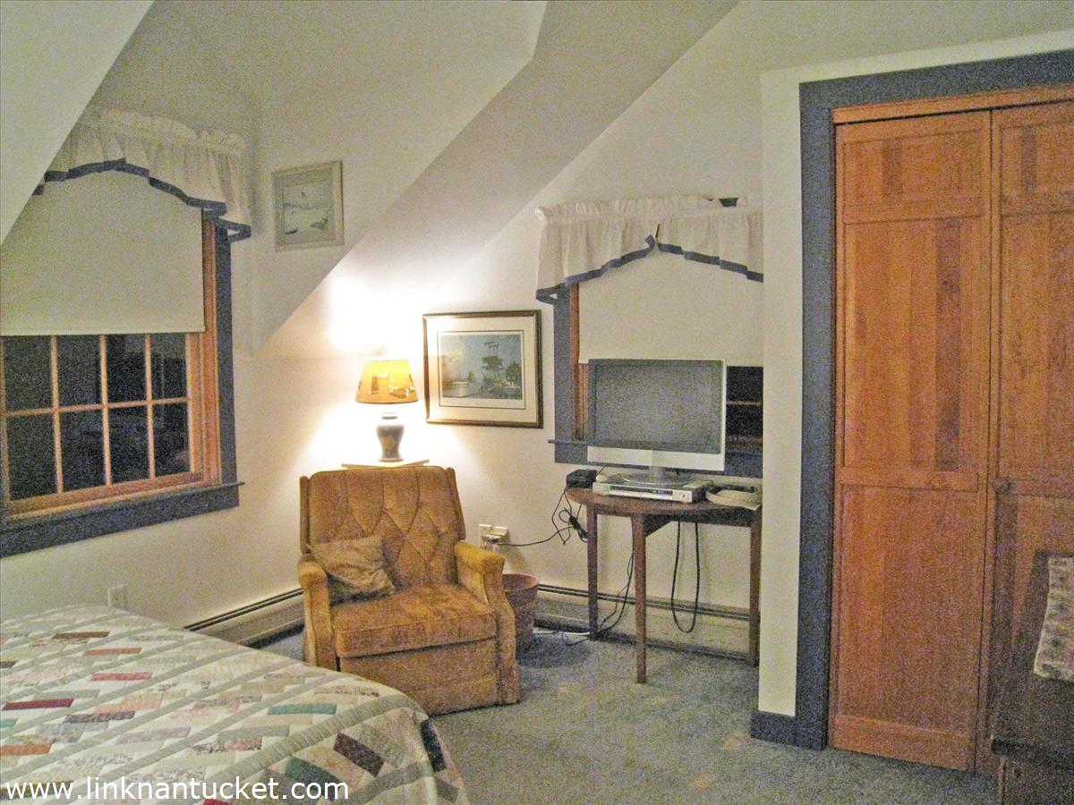 65 C Surfside Road Nantucket, MA 02554 - Photo 17 of 27 Gallery Image 17