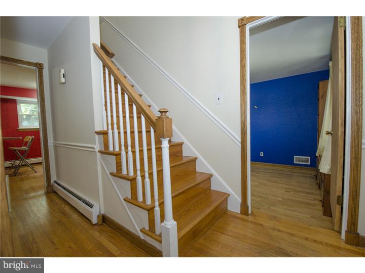 804 Harvey Road Wallingford, PA 19086 - Photo 9 of 24 Foyer