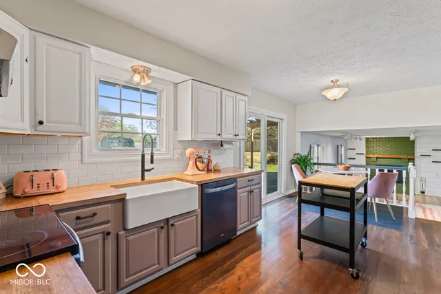 $315,000 | 8820 Deer Run Court, Indianapolis, IN 46256