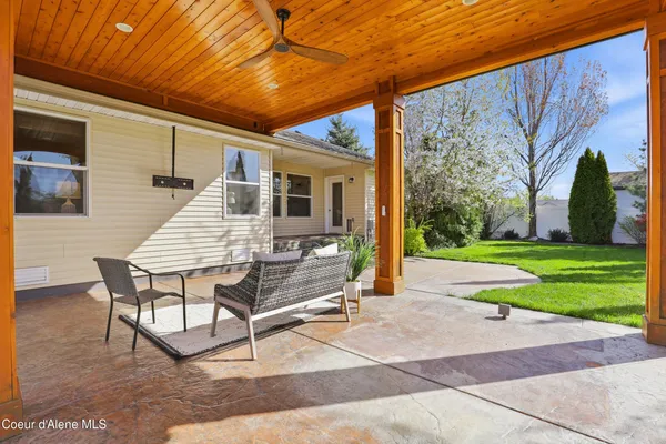 $598,800 | 3157 West Blueberry Circle, Hayden, ID 83835