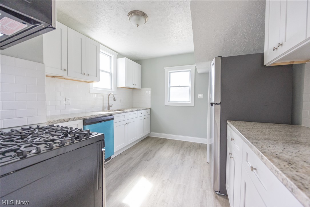 832 Woodview Road Cleveland, OH 44121 - Photo 7 of 25 Gallery Image 7