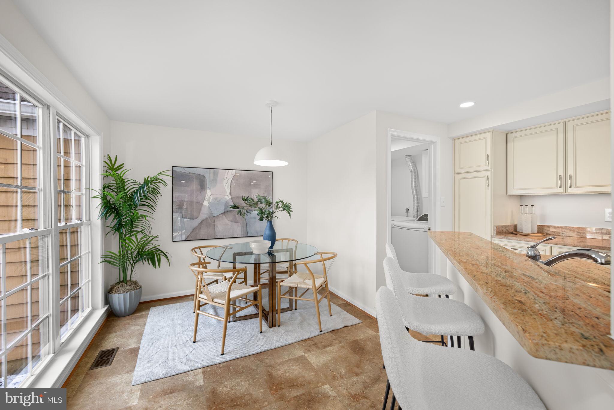 1509 Deer Point Way Reston, VA 20194 - Photo 13 of 50 Bright Open Latin Inarea