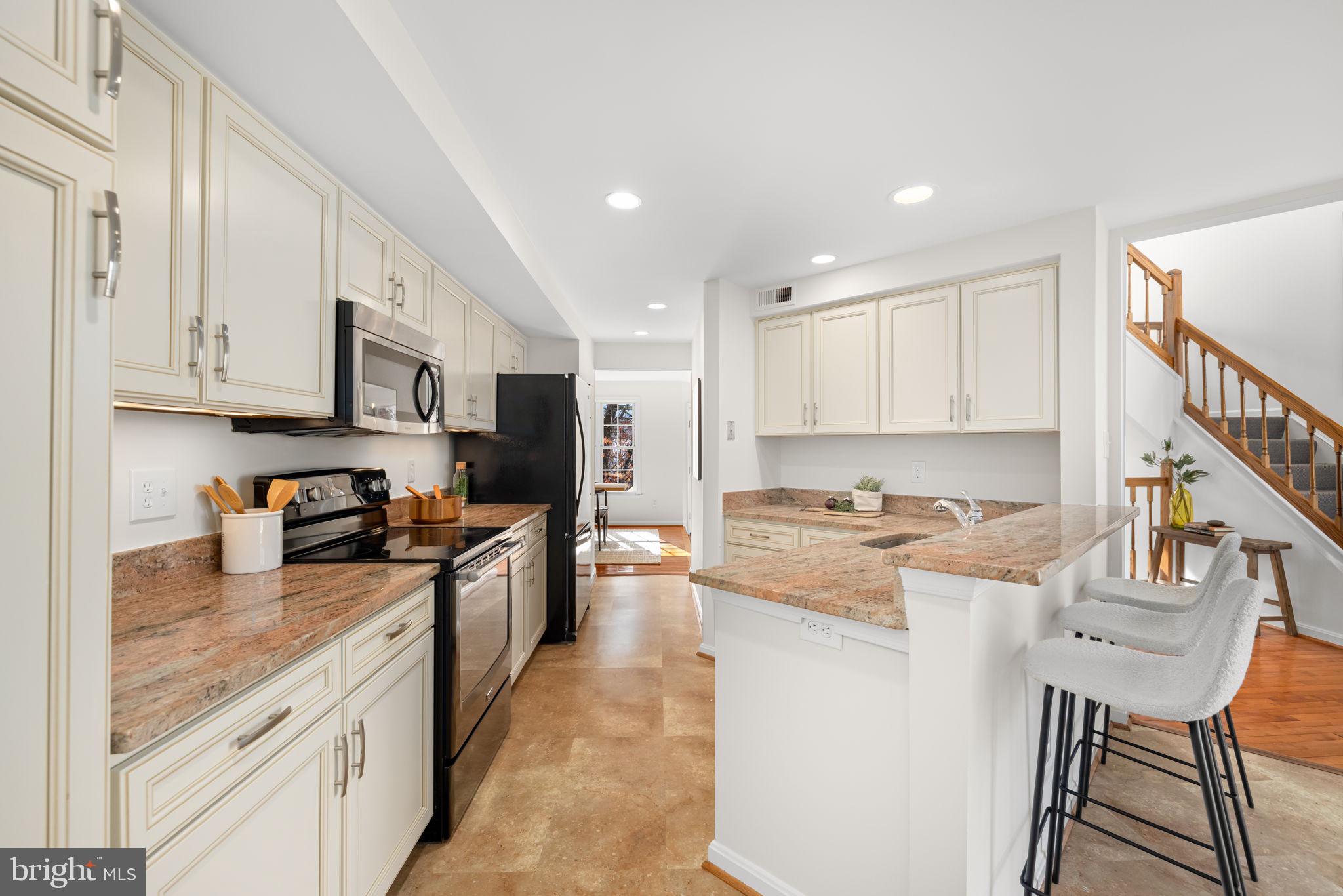 1509 Deer Point Way Reston, VA 20194 - Photo 14 of 50
