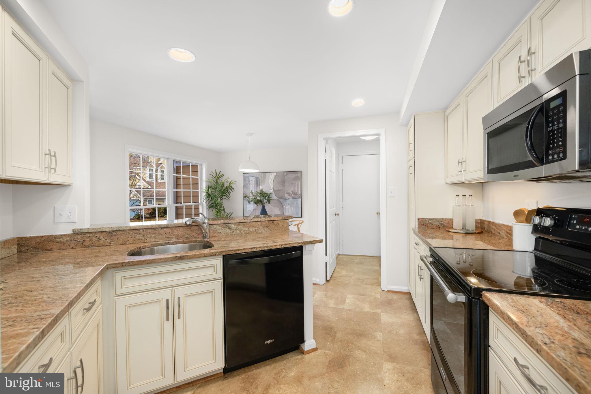 1509 Deer Point Way Reston, VA 20194 - Photo 15 of 50 Spacious Gourmet Kitchen leading to