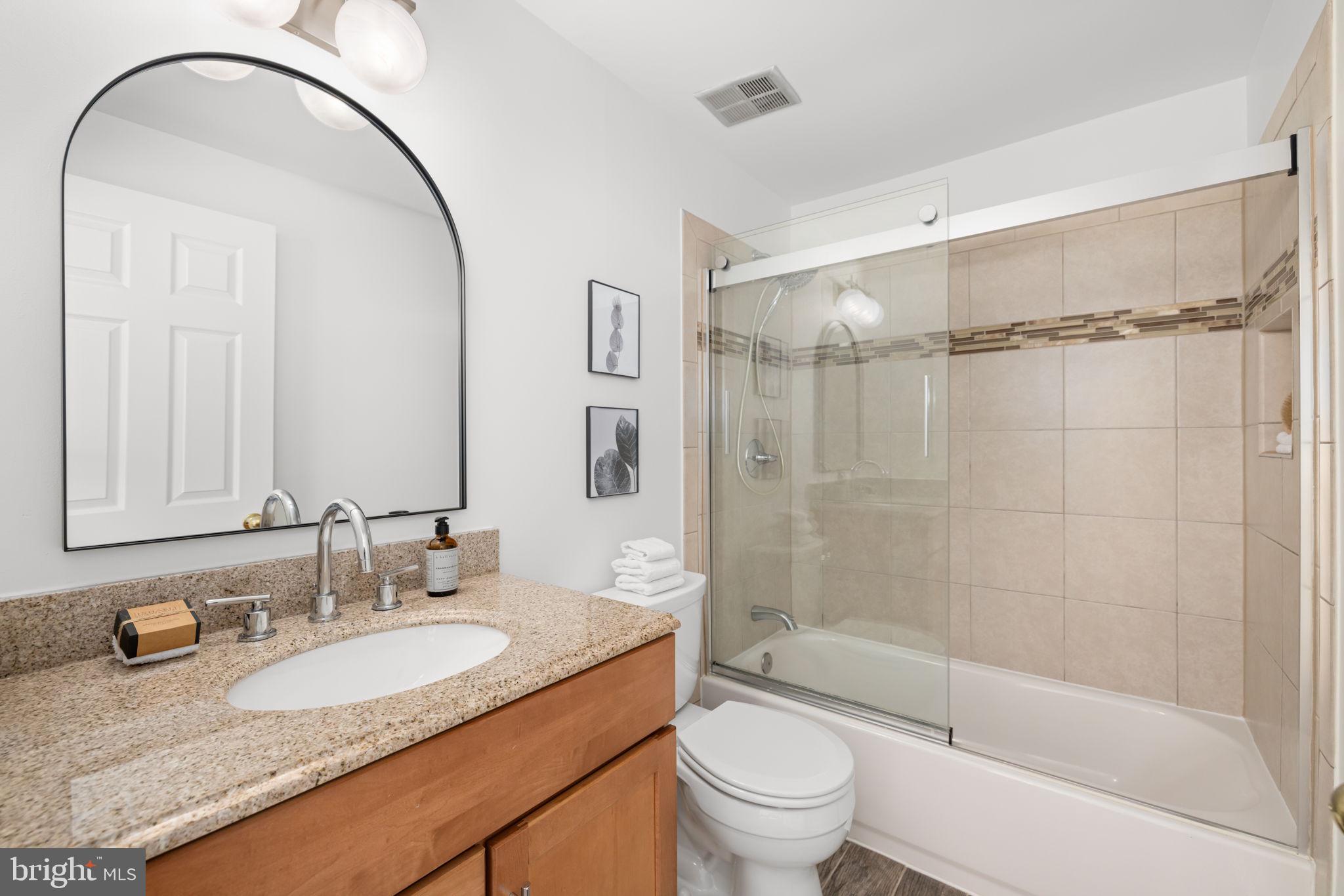 1509 Deer Point Way Reston, VA 20194 - Photo 29 of 50 Upstairs Hall Bathroom