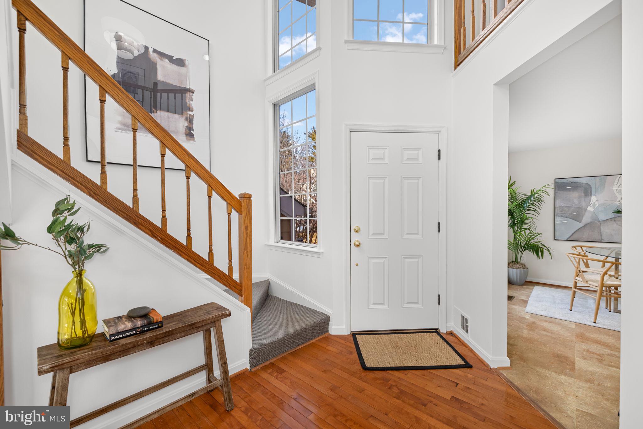 1509 Deer Point Way Reston, VA 20194 - Photo 3 of 50 Spacious Open Foyer