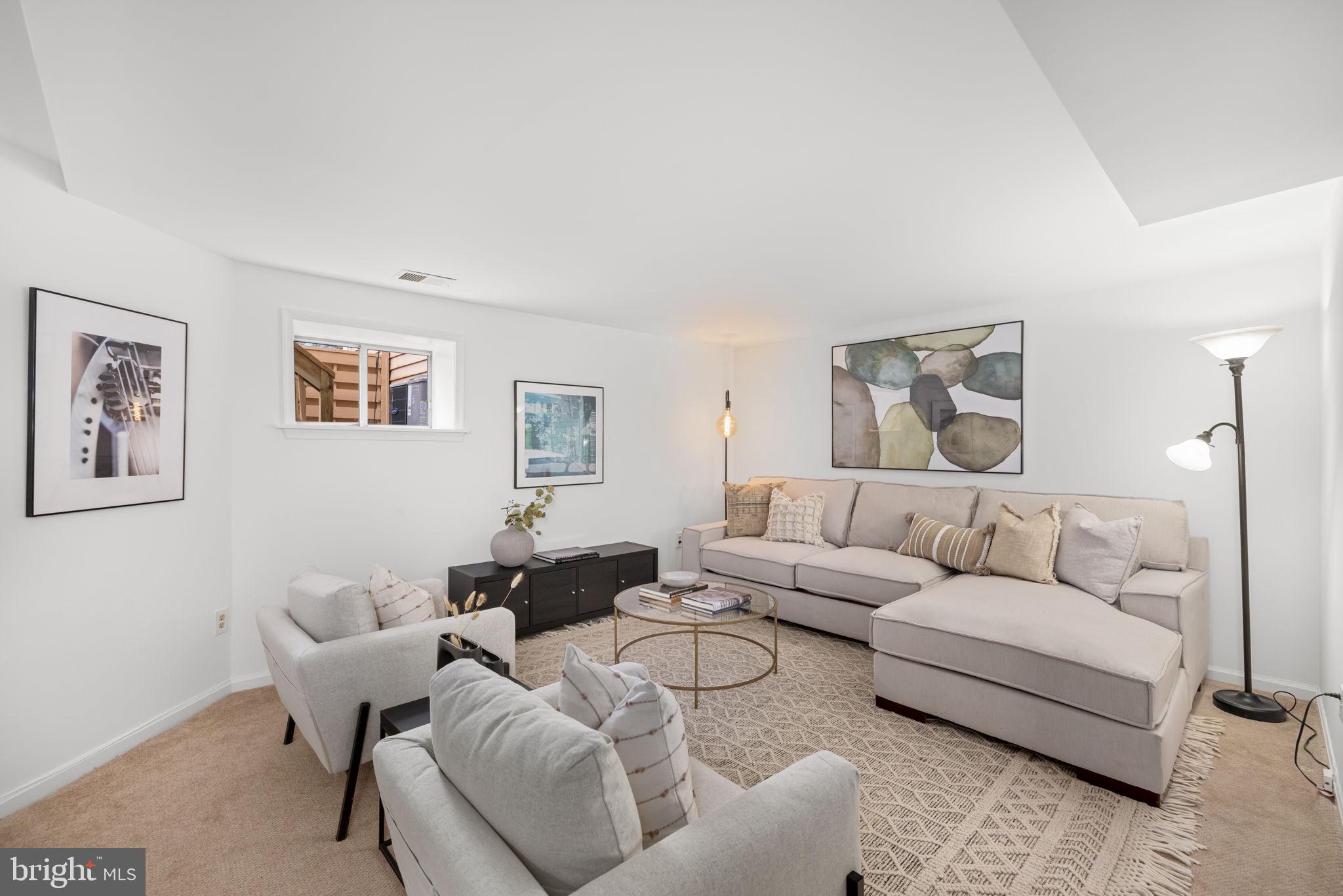 1509 Deer Point Way Reston, VA 20194 - Photo 34 of 50 Family room