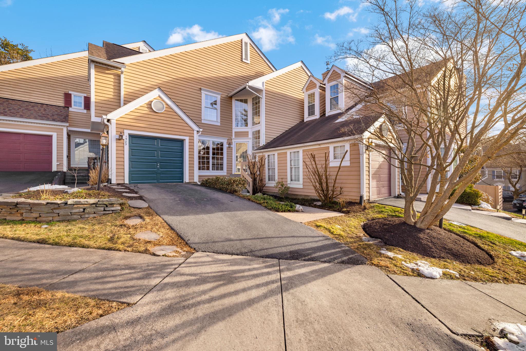 1509 Deer Point Way Reston, VA 20194 - Photo 47 of 50