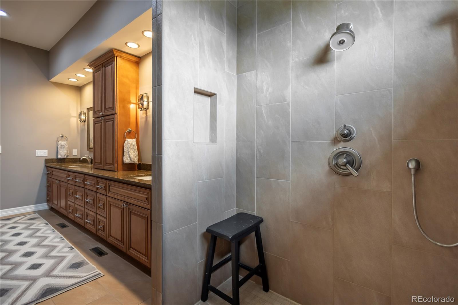 4340 Chateau Ridge Road Castle Rock, CO 80108 - Photo 18 of 40