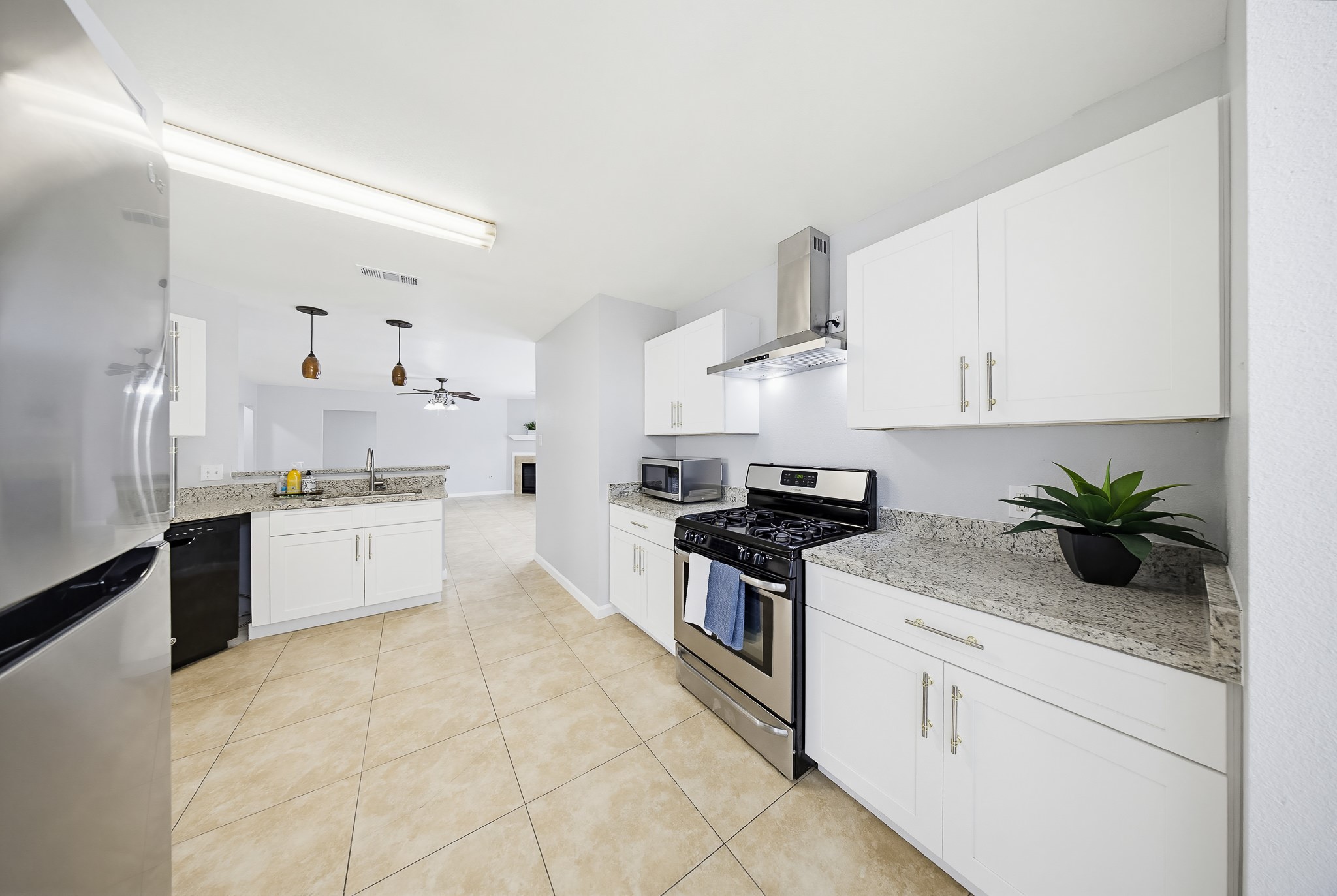 1114 Joshua Tree Lane Houston, TX 77073 - Photo 8 of 21