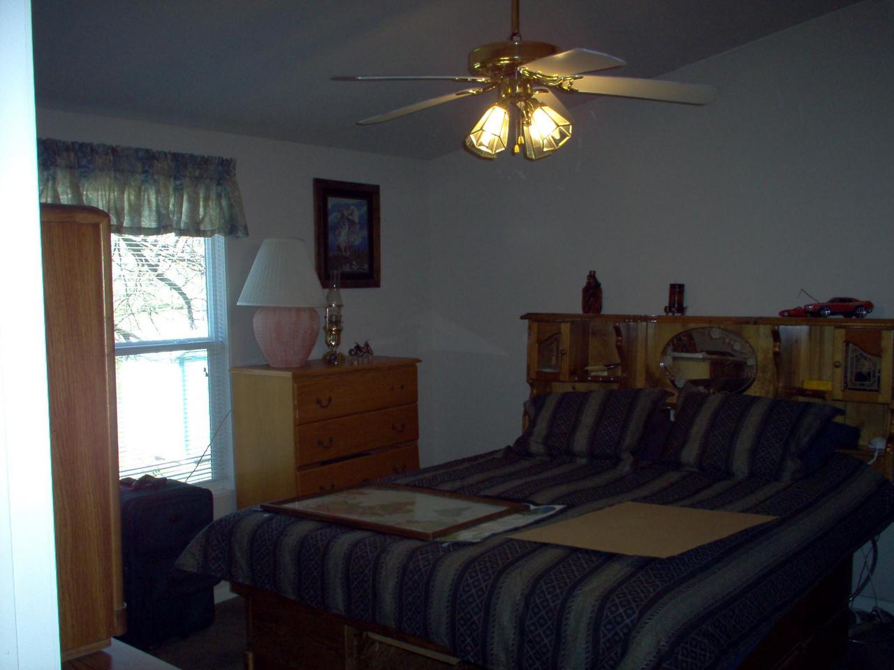 9314 Placer Road Redding, CA 96001 - Photo 11 of 14 Master Bedroom