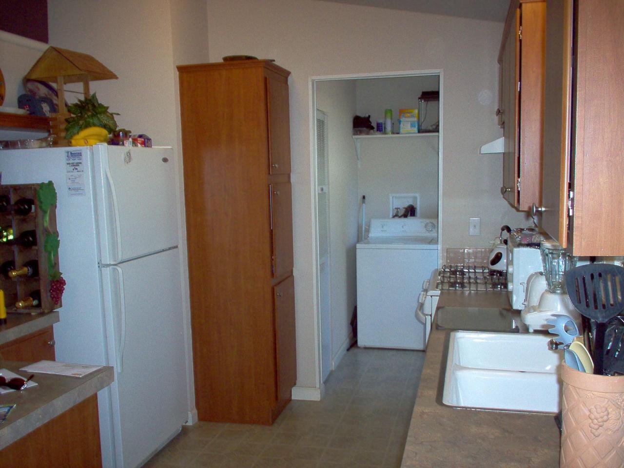 9314 Placer Road Redding, CA 96001 - Photo 7 of 14 Kitchen toward laundry room