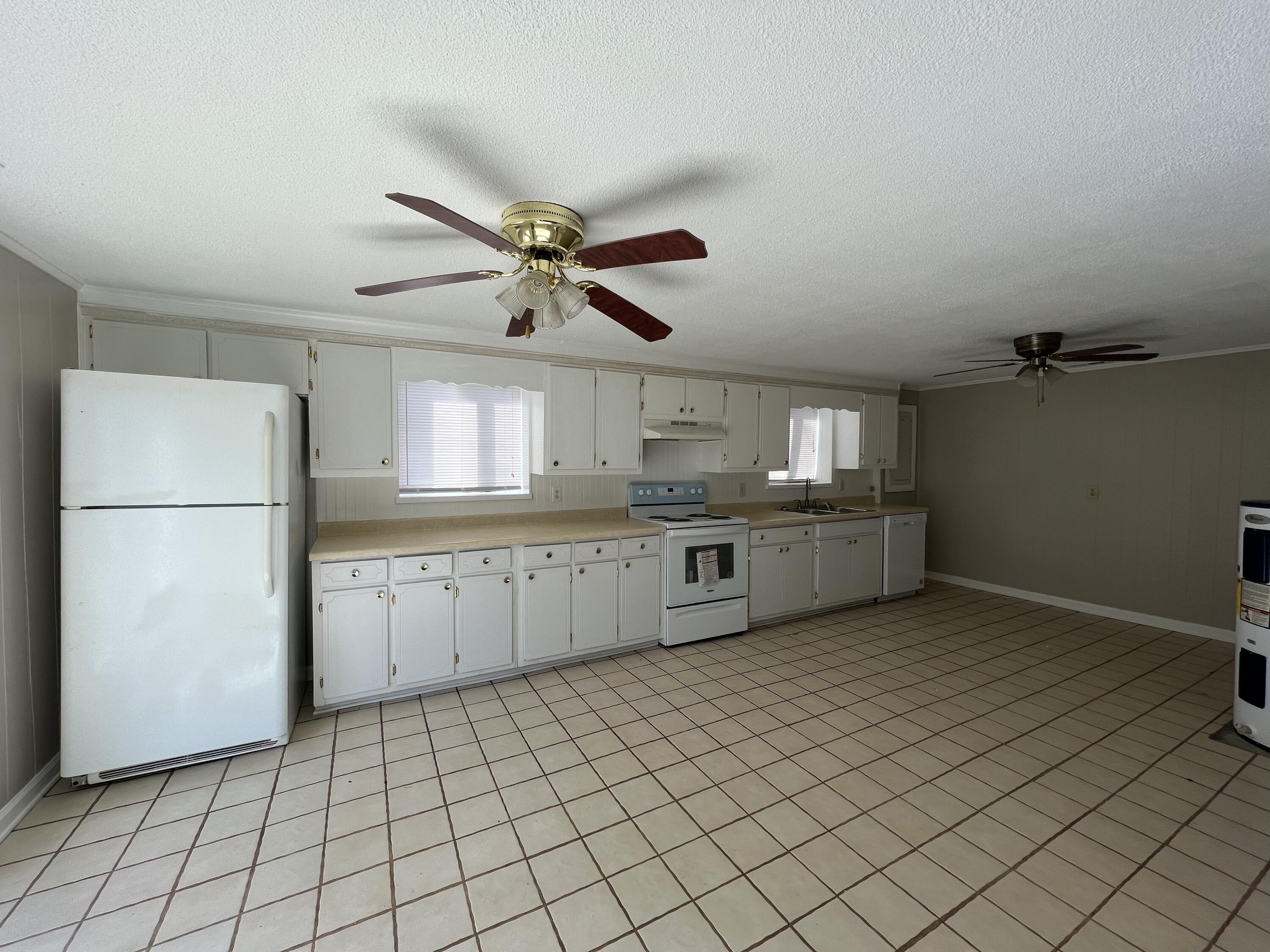 60 Fillers Mill Road Greeneville, TN 37743 - Photo 5 of 14 26CD2823-BD88-4F0C-A355-04E7A207AEF6