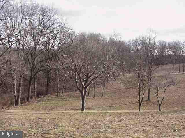 852 Carlson Road Hummelstown, PA 17036 - Photo 5 of 5 Gallery Image 5