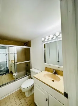 $2,950 | 1621 Collins Avenue, Unit 706, Miami Beach, FL 33139