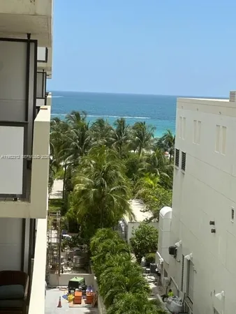 $2,950 | 1621 Collins Avenue, Unit 706, Miami Beach, FL 33139