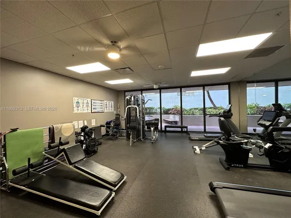 $2,950 | 1621 Collins Avenue, Unit 706, Miami Beach, FL 33139
