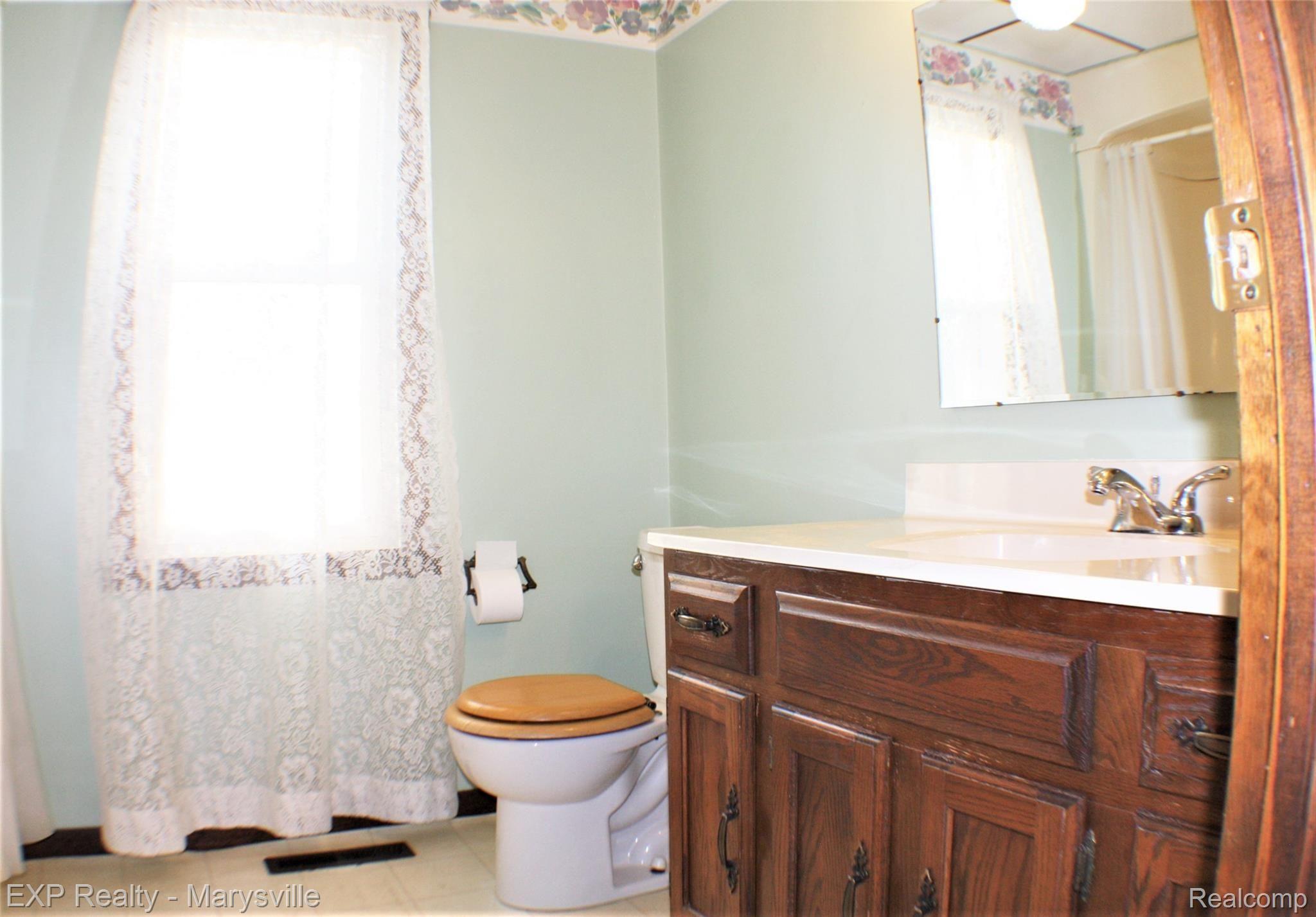 4204 Lapeer Road Port Huron, MI 48060 - Photo 34 of 40 IMG_0385 (2).JPG