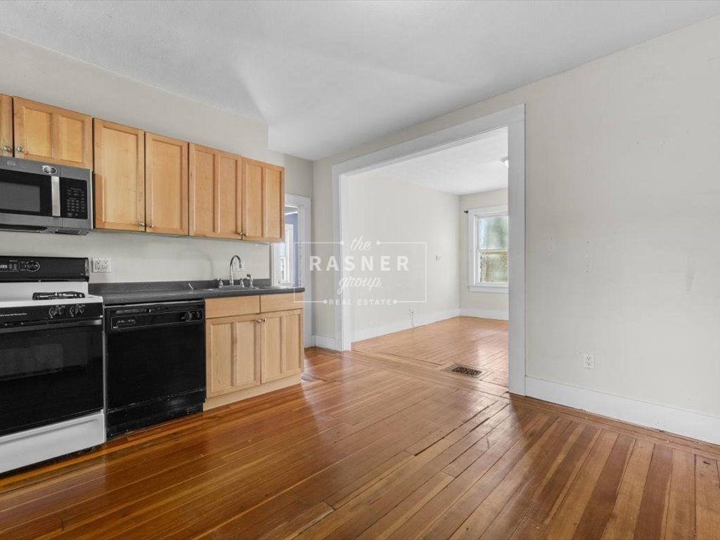 31 Moore Street, Unit 31 Somerville, MA 02144 - Photo 8 of 25