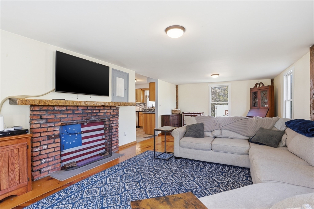397 Concord Road Bedford, MA 01730 - Photo 14 of 41