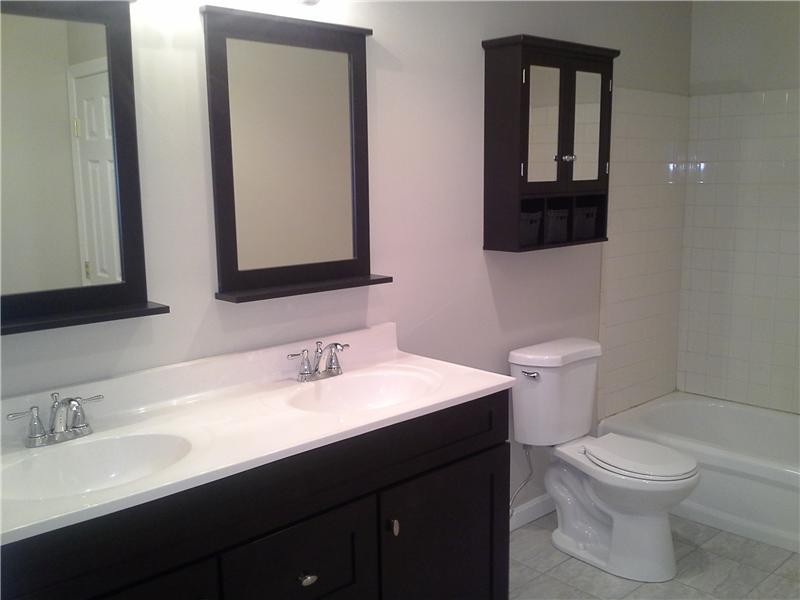 77 Inman Avenue Warwick, RI 02886 - Photo 10 of 15 Master Bath/Spa.