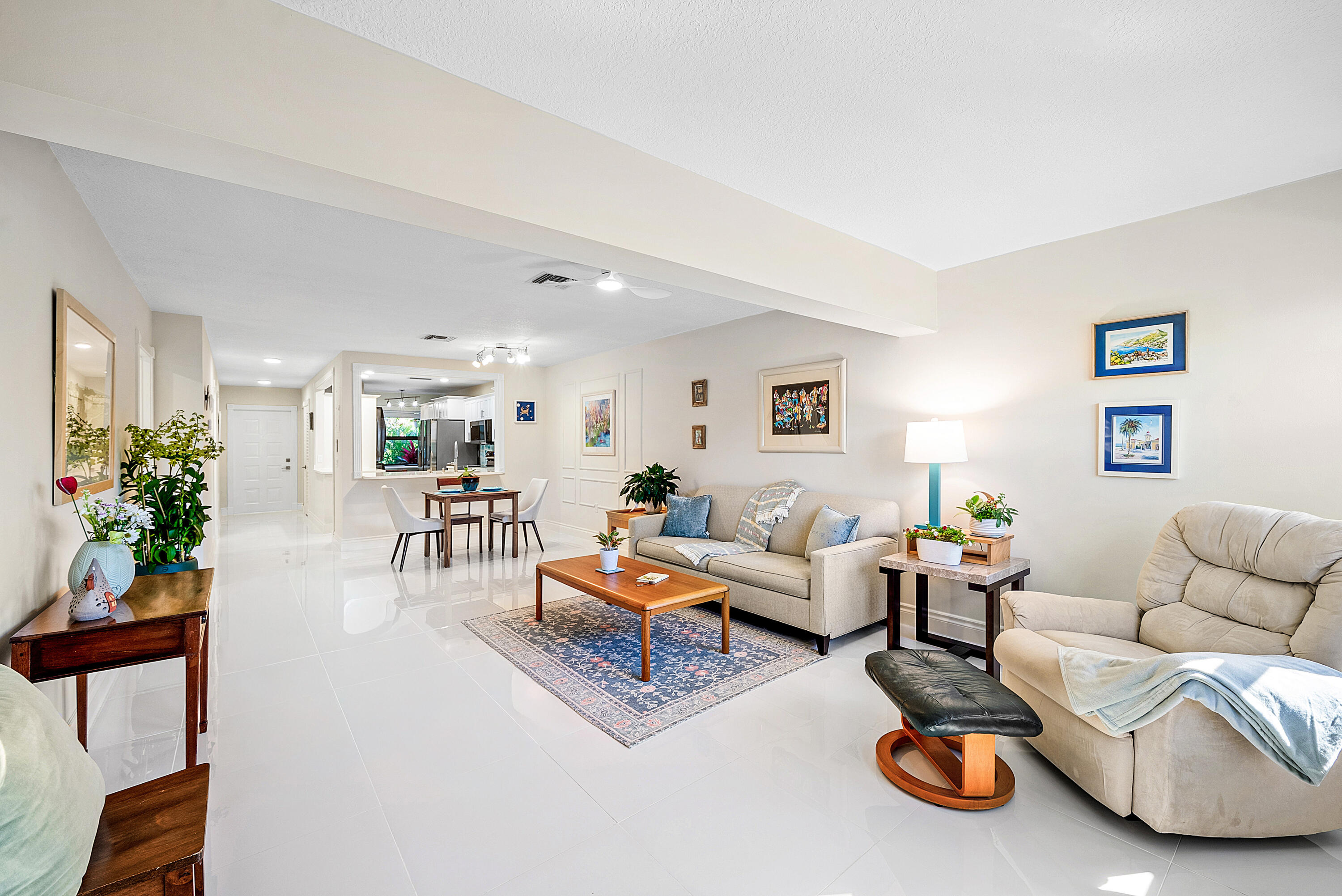 2016 Southwest 29th Court, Unit 5B1 Delray Beach, FL 33445 - Photo 19 of 43 Large Living Areas