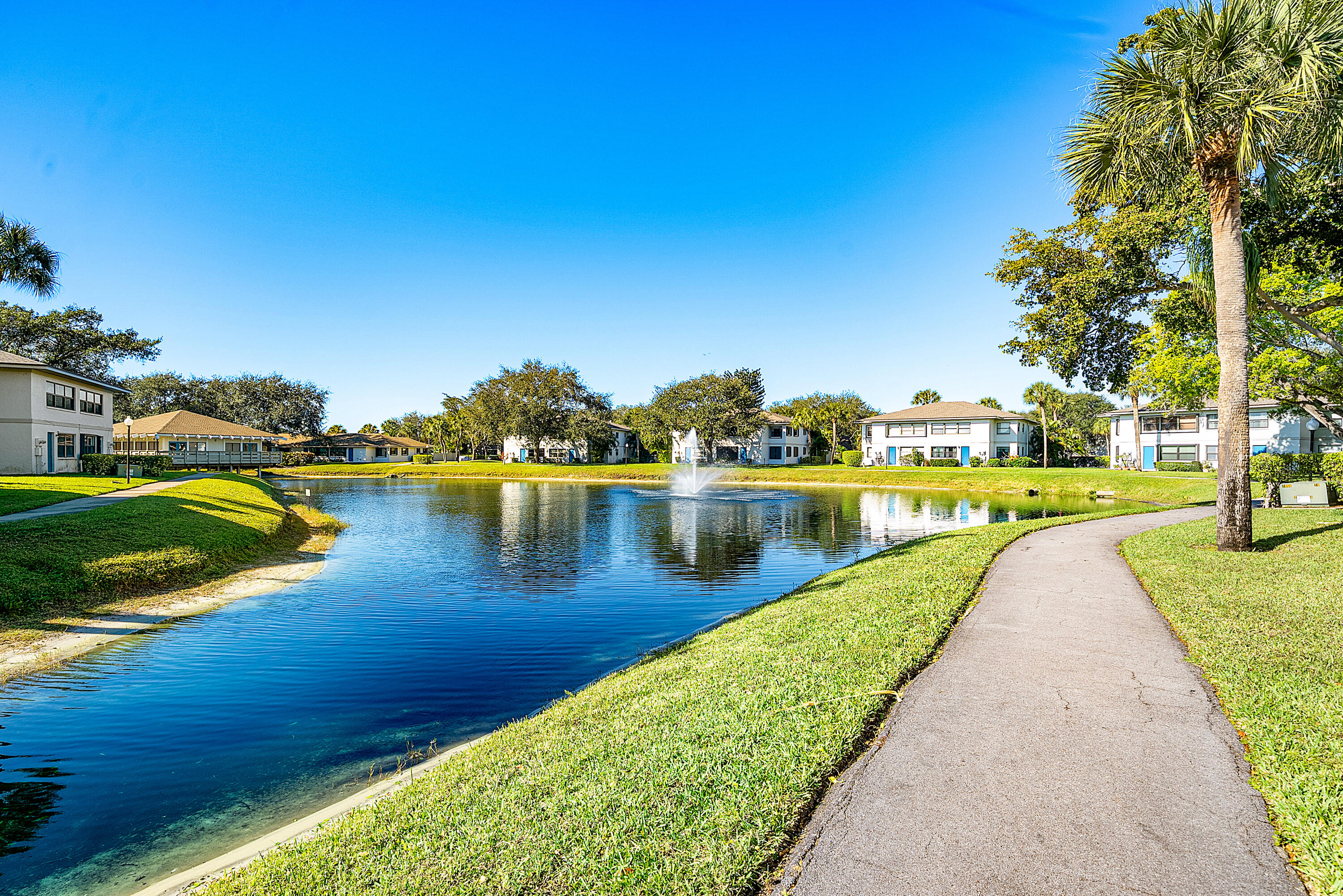 2016 Southwest 29th Court, Unit 5B1 Delray Beach, FL 33445 - Photo 5 of 43 Lake Views