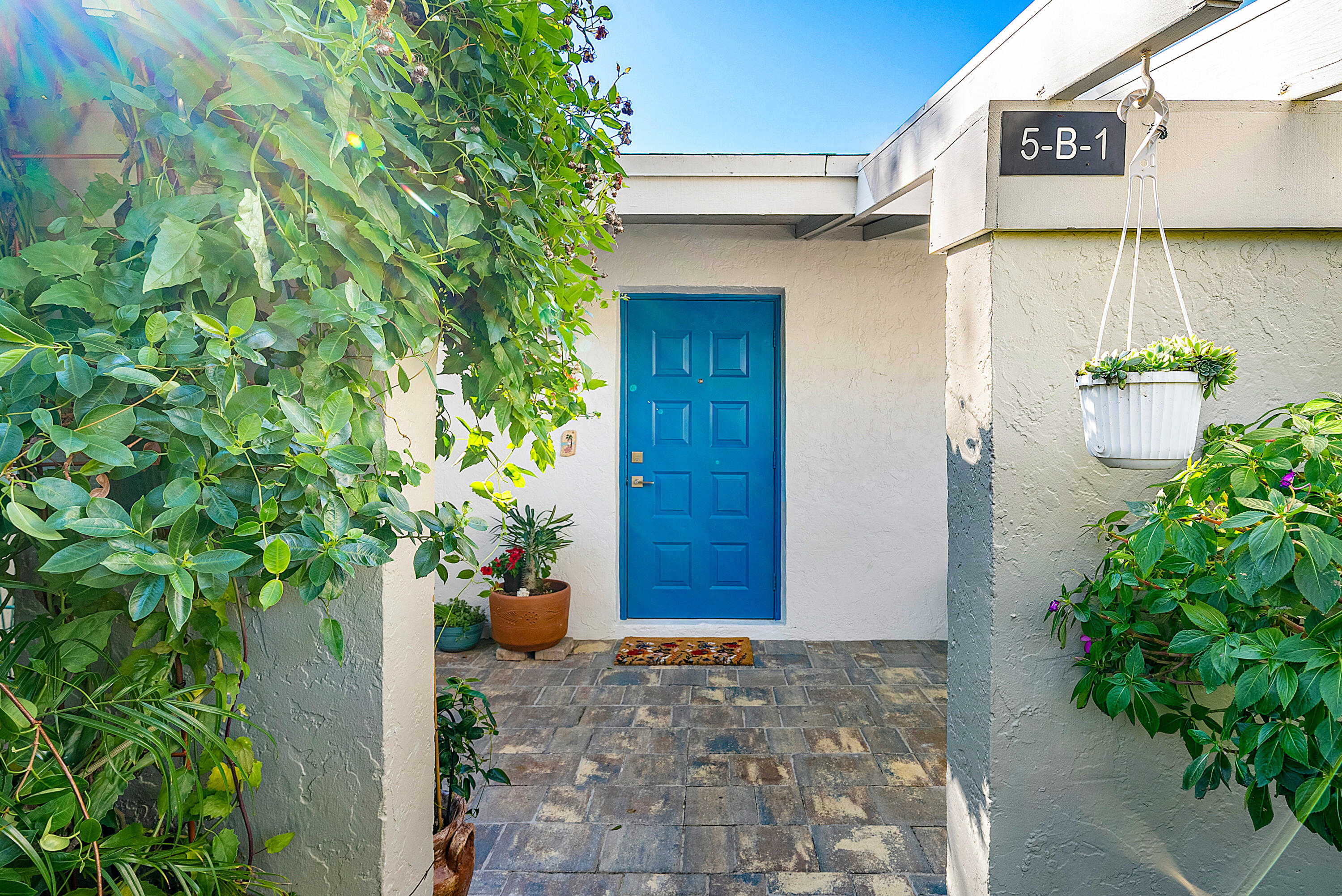 2016 Southwest 29th Court, Unit 5B1 Delray Beach, FL 33445 - Photo 8 of 43 Private Entry