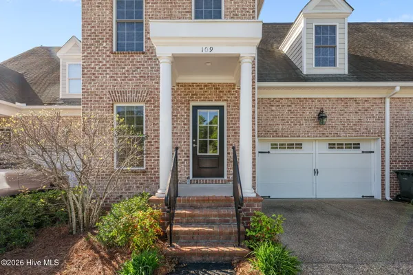 $459,000 | 109 Colonel Burgwyn Drive, New Bern, NC 28562
