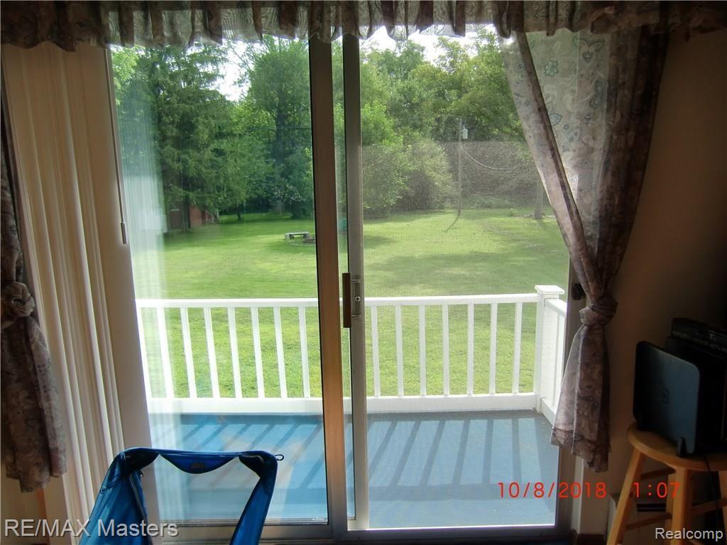 28525 Brandes Road Flat Rock, MI 48134 - Photo 20 of 29 CIMG3967.JPG