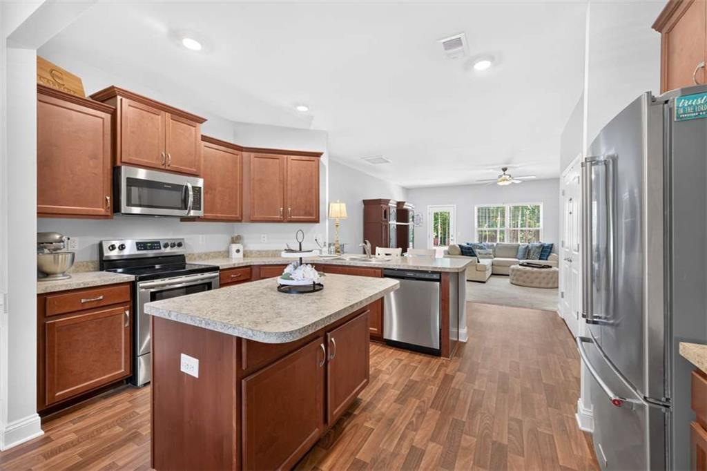 517 Forest Path Jefferson, GA 30549 - Photo 4 of 51
